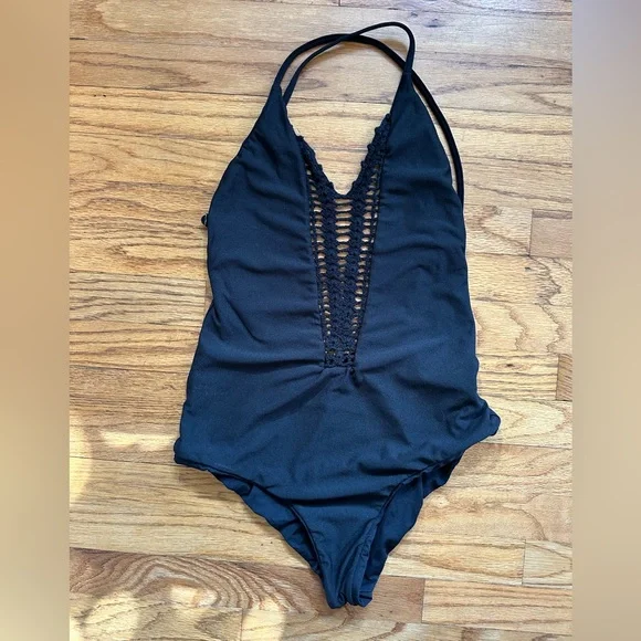 Billabong 🖤🌊Black Crochet One-Piece Swimsuit - Picture 3 of 11